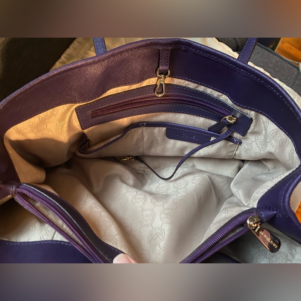 Michael Kors Bag - Picture 7 of 11